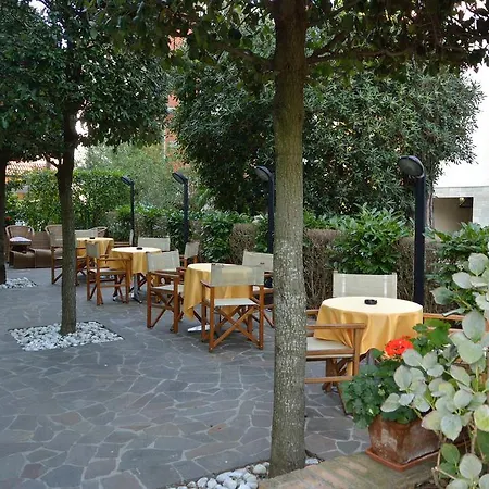 Alisei Hotel 3*